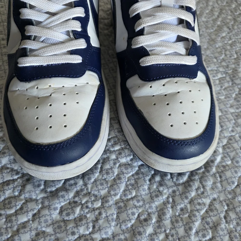 Nike Court Borough Mid 2 Blue & White Big Kids Sneakers Size 7Y
